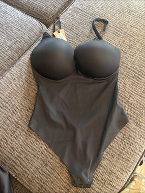 Skims ultimate body thong bodysuit color onyx xL